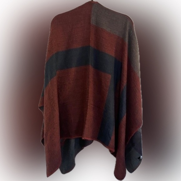 BB Dakota Mulberry Blanket Sweater Plaid Red Navy Blue - Picture 2 of 7